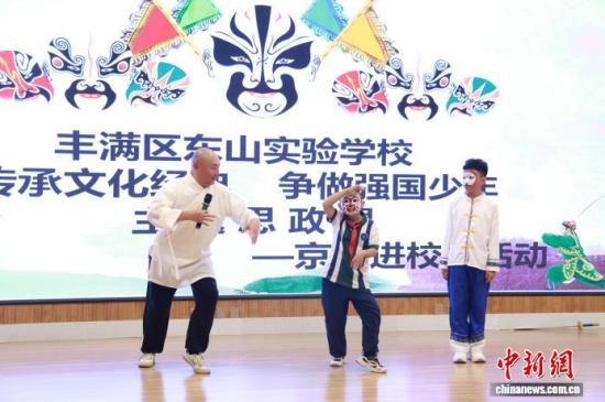 ʷ����(qu��n)(��һ)���ڽo�W(xu��)�������n��(�Y�ψD) �������S�M(m��n)�^(q��)�|ɽ��(sh��)�(y��n)�W(xu��)У���D